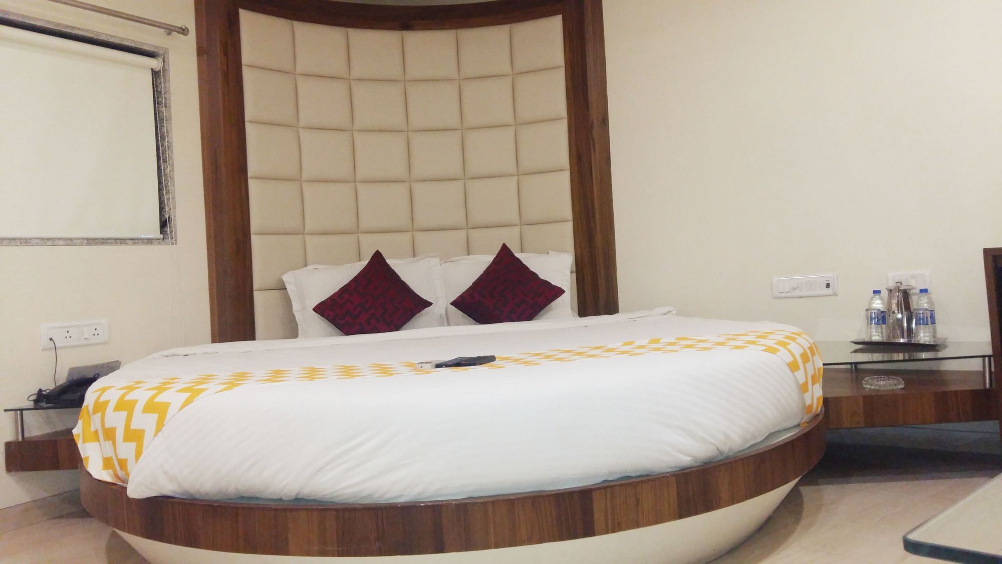 Hotel Address Inn Мумбай Екстериор снимка